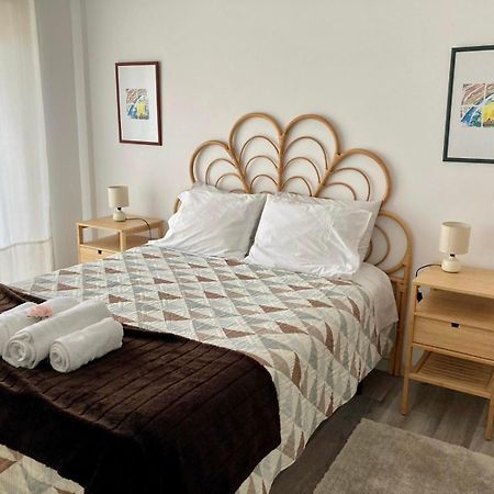 Rocha'S Apartment Remodelado! Na Praia Com Terraco Vila Nova de Gaia Esterno foto
