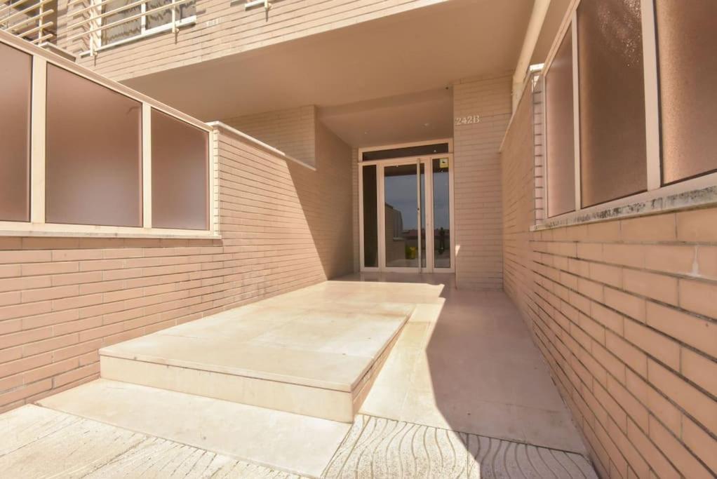 Rocha'S Apartment Remodelado! Na Praia Com Terraco Vila Nova de Gaia Esterno foto