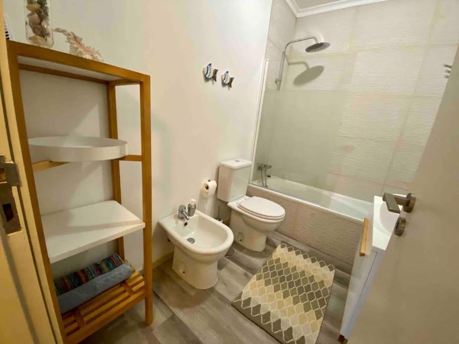 Rocha'S Apartment Remodelado! Na Praia Com Terraco Vila Nova de Gaia Esterno foto