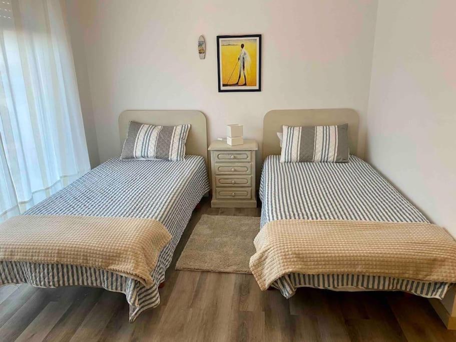Rocha'S Apartment Remodelado! Na Praia Com Terraco Vila Nova de Gaia Esterno foto