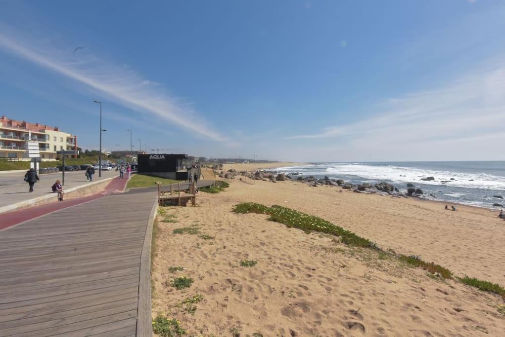 Rocha'S Apartment Remodelado! Na Praia Com Terraco Vila Nova de Gaia Esterno foto
